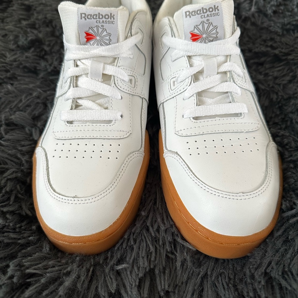 NWOB Reeboks - Picture 2 of 4